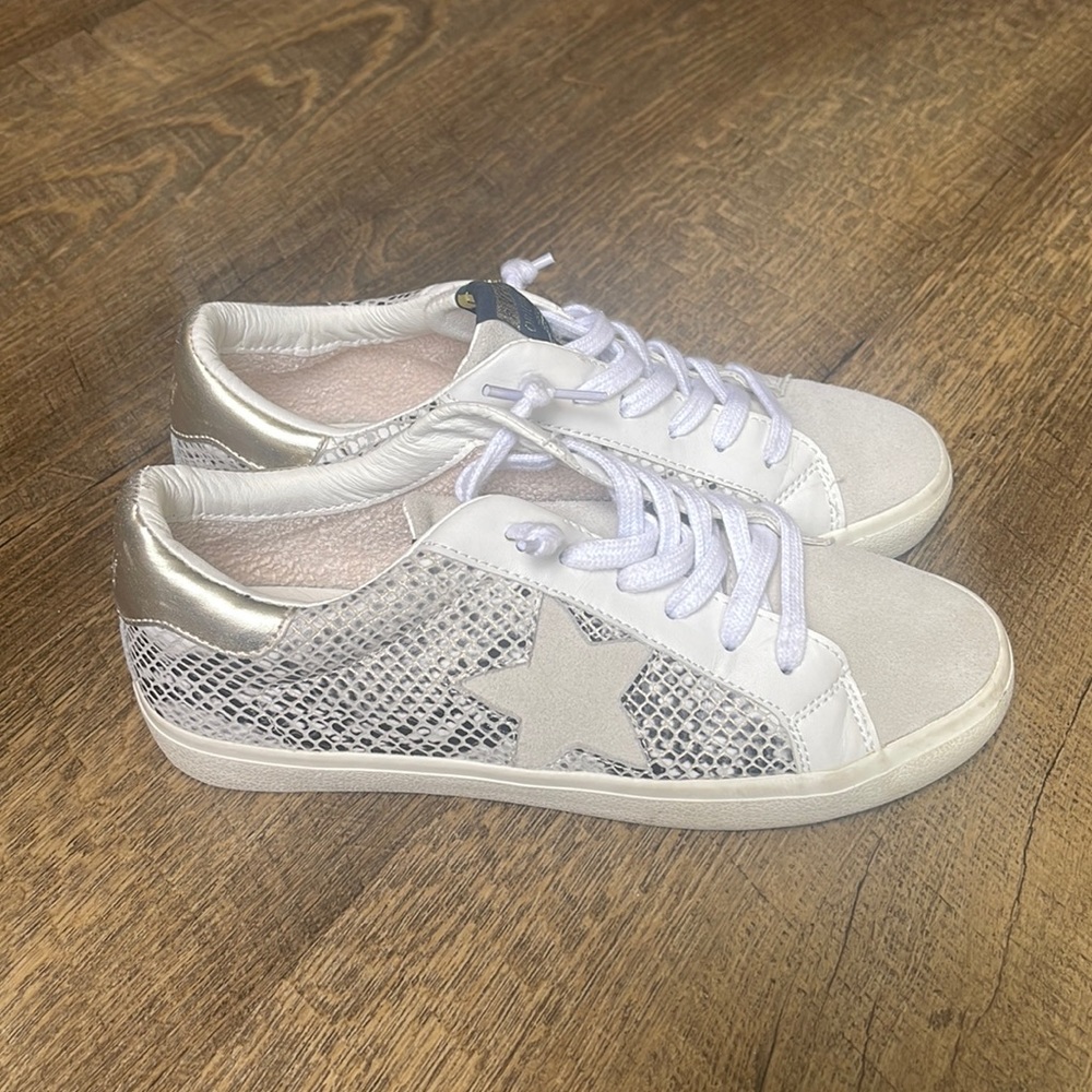 VH sneakers